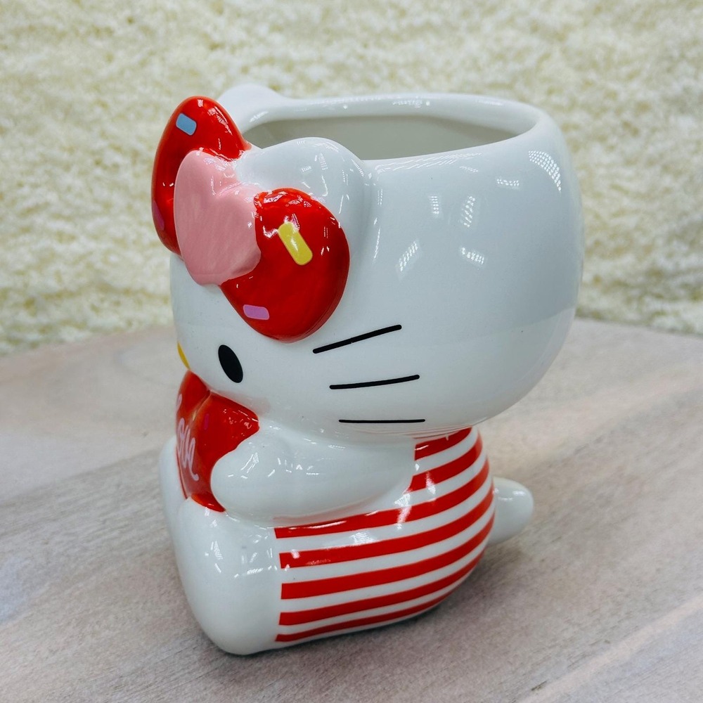 Hello Kitty 3D Full Body Mug 20oz Red LOVE Valentine's Cup NEW - Picture 10 of 15